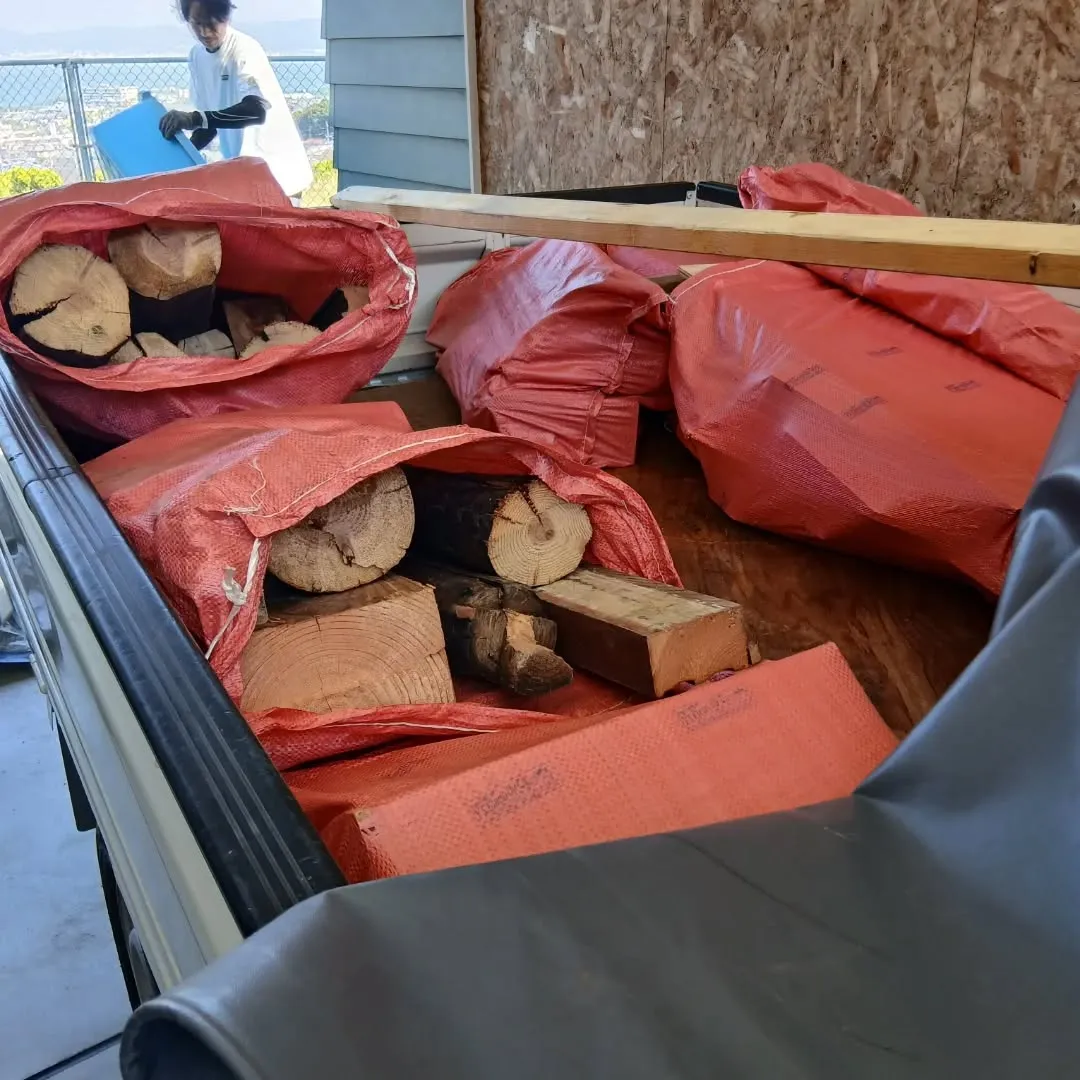 家具や現場から出た生木は銭湯の薪としてリサイクル♻️