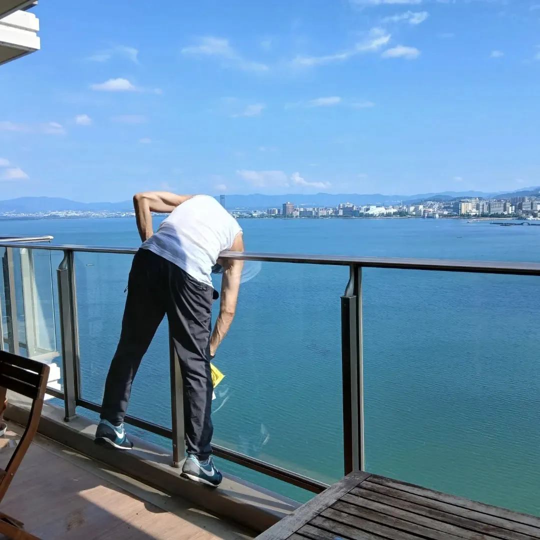 昨日はびわ湖花火大会に向けて、お友達が集まるご家庭のベランダ...