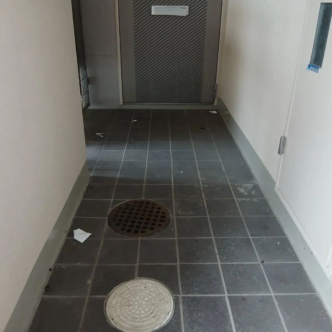 お疲れ様です!🌧🌬冷たい風が吹く中、寒さが増してきましたね。