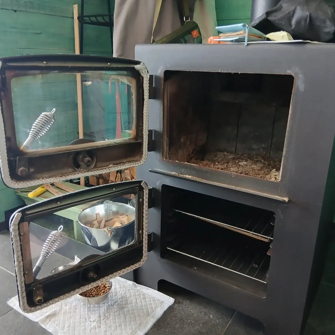 皆様、お疲れ様です！🍂日に日に気温が下がり、朝晩は冷え込んで...