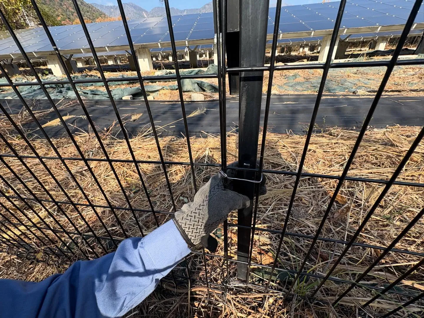 お疲れ様です！今日はy'sclean upのメガソーラーパネ...